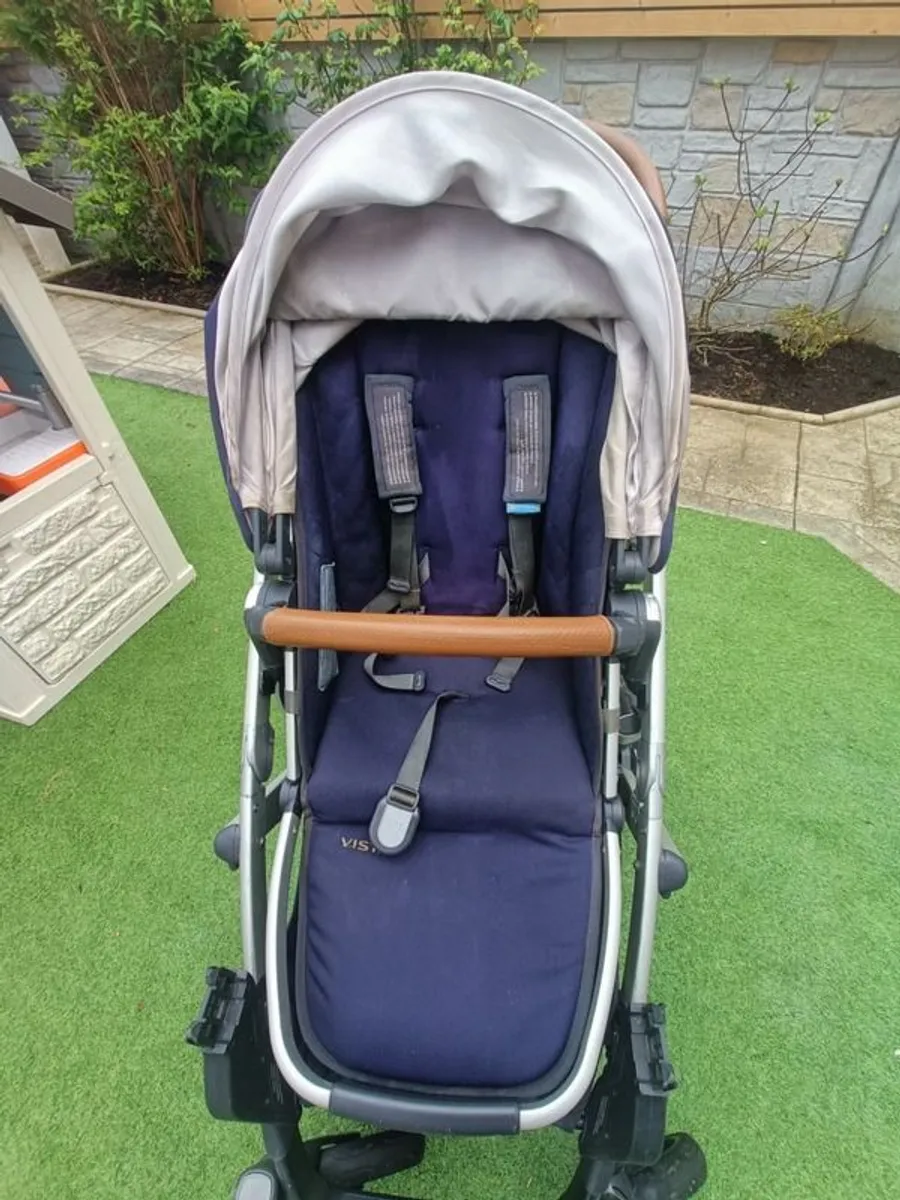 UPPAbaby Vista V2 Travel System + Premium Extras - Image 1