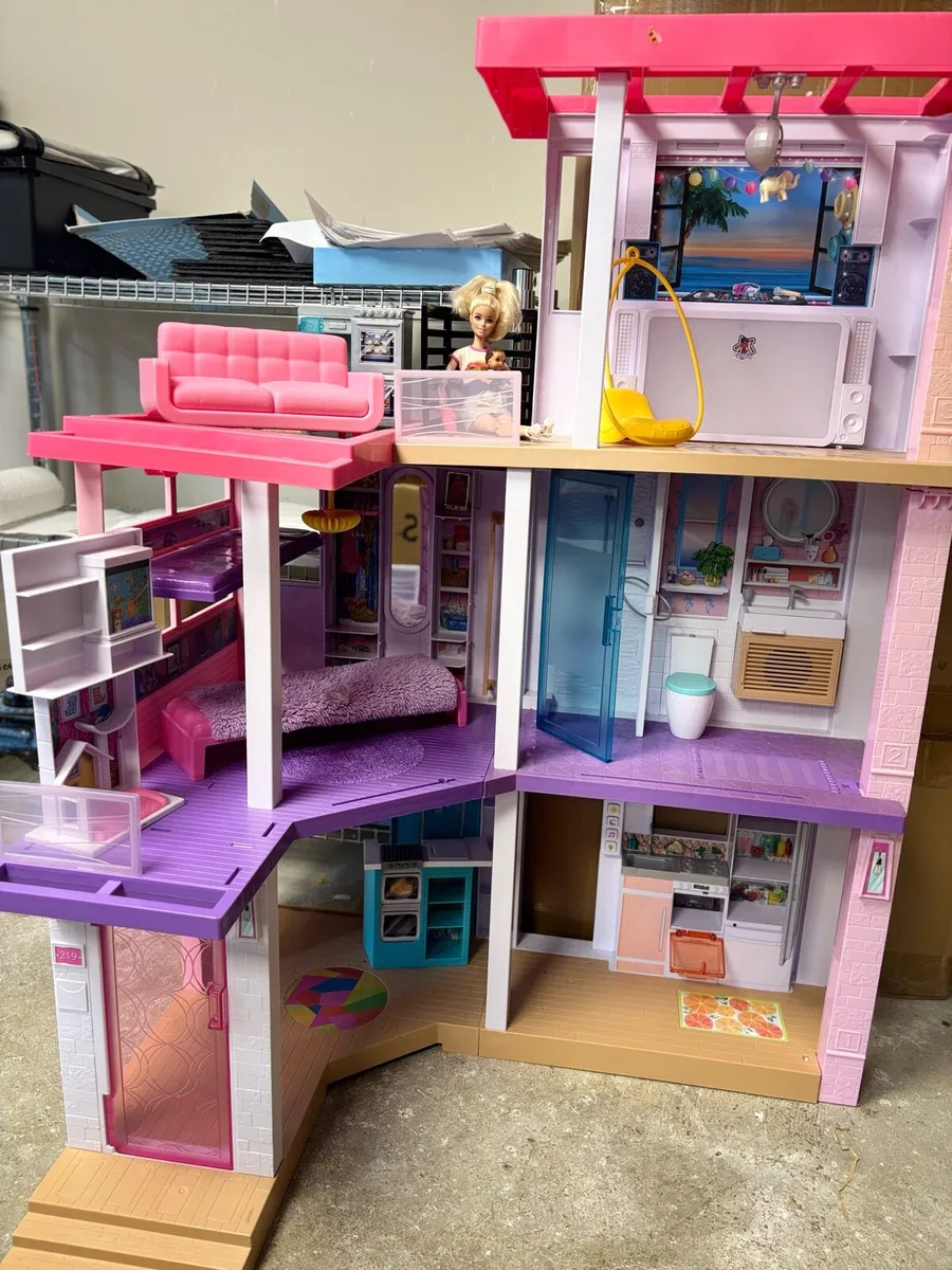 Barbie dreamhouse - Image 1