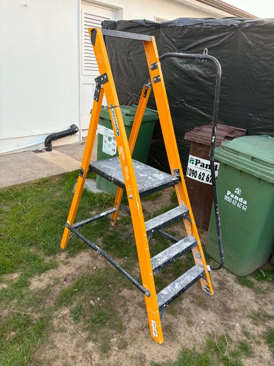 builders ladder for sals €100 - Image 1