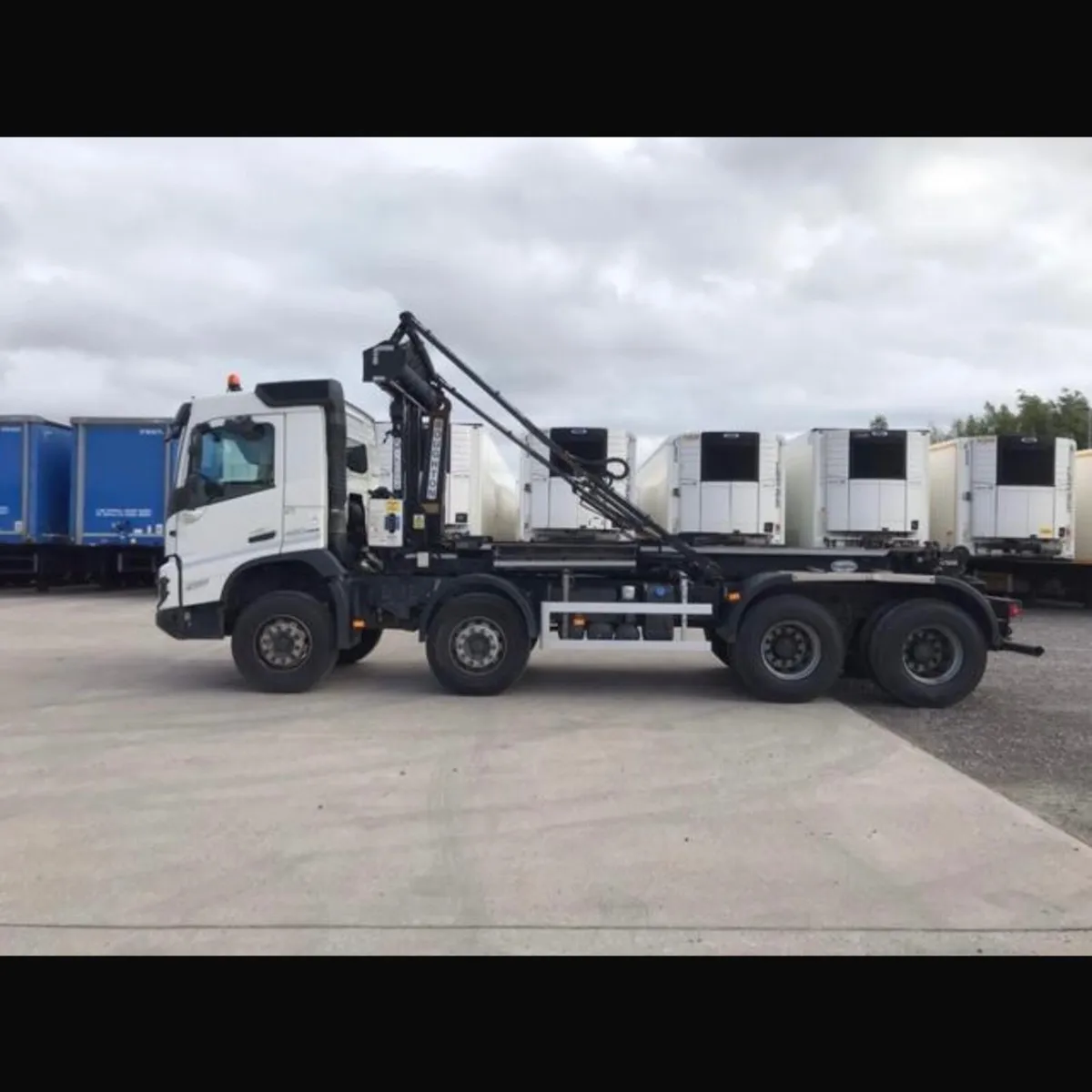 Volvo Hookloader - Image 3