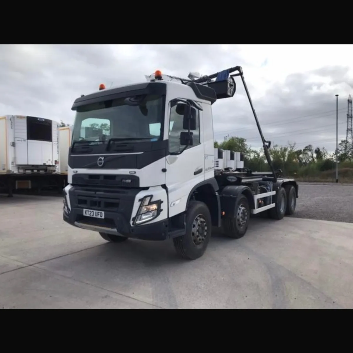 Volvo Hookloader - Image 2