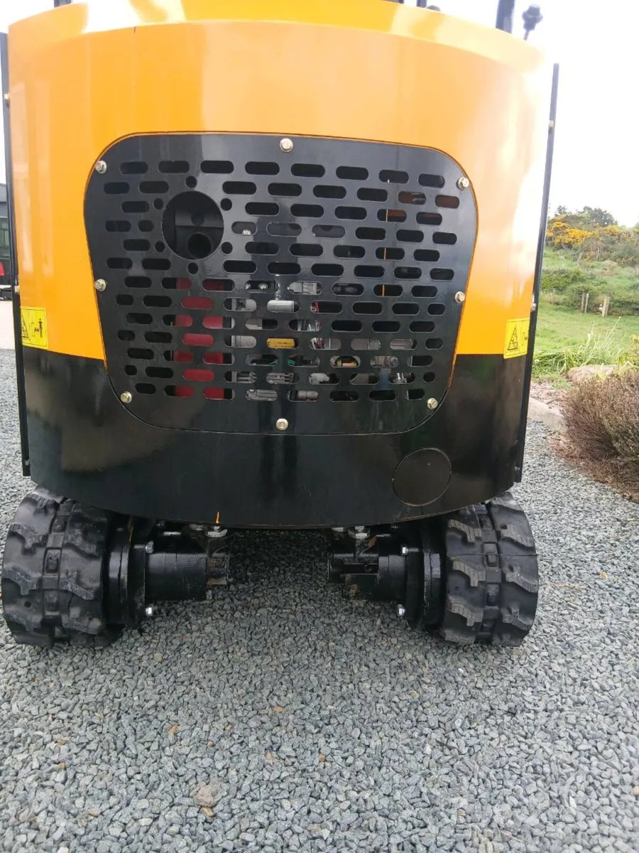 NEW 1.5 MINI DIGGERS - Image 3