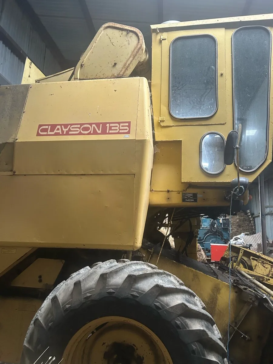 Combine harvester - Image 1