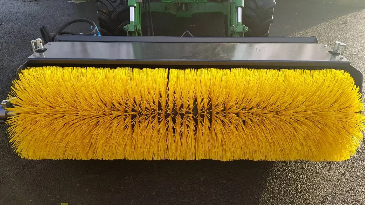 Sweeper bucket 7ft - Image 4