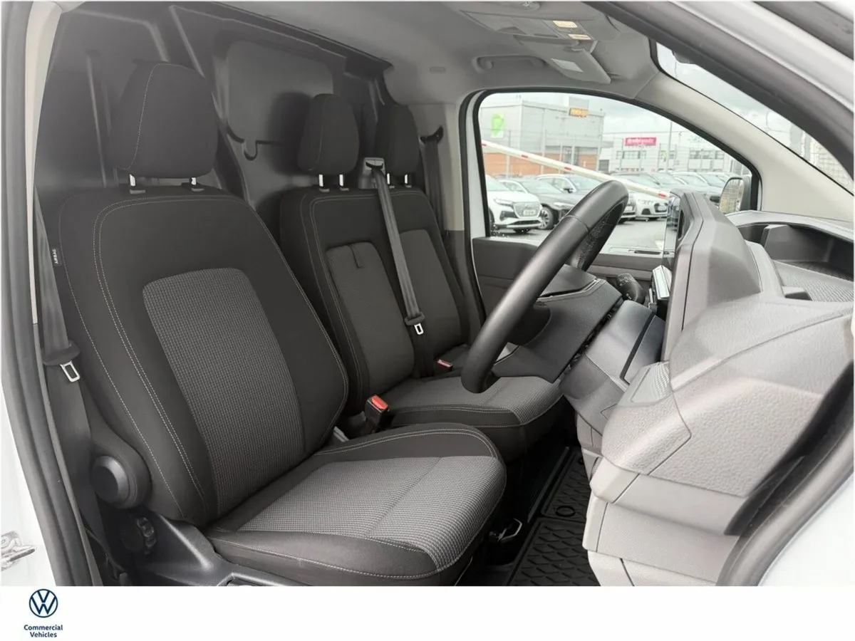 Volkswagen Transporter TRENDLINE T28 SWB 110HP  M6 - Image 2