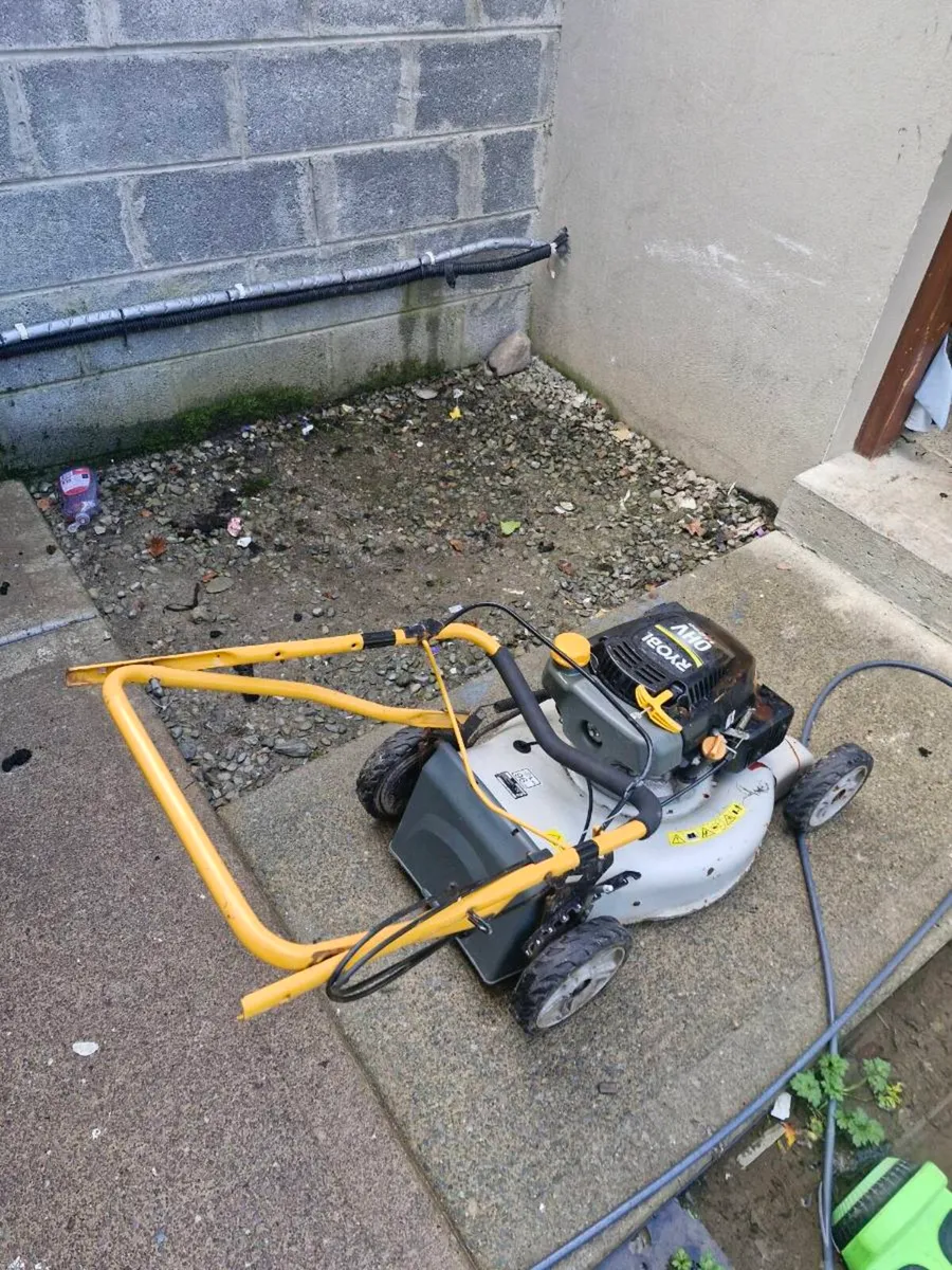 Lawnmower for sale - Image 1