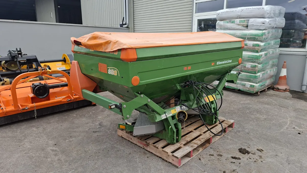 Amazone ZA-M 2 ton Fertilizer Spreader - Image 1