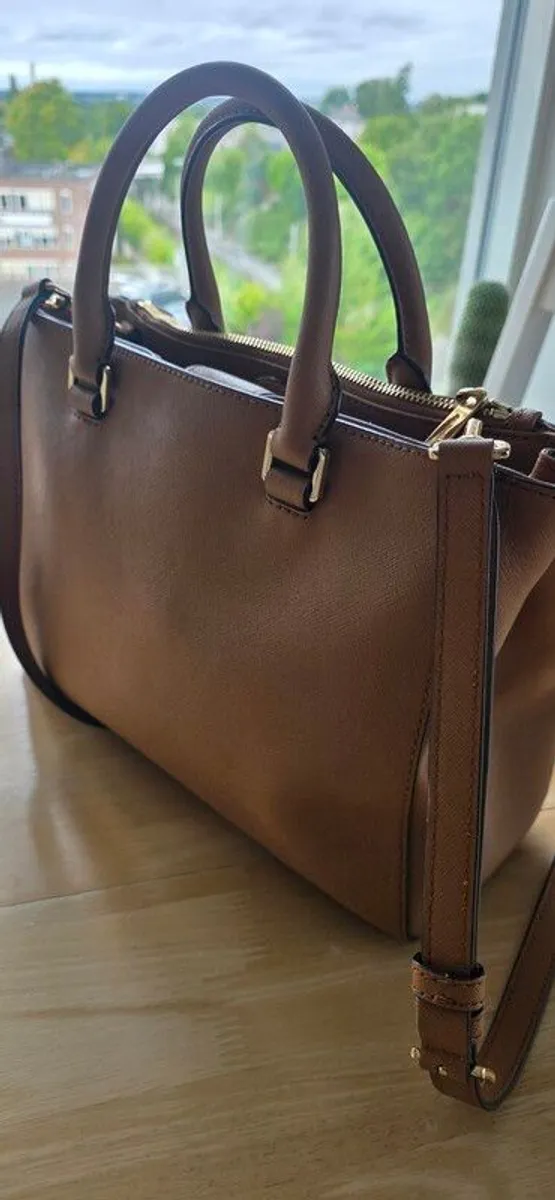 michael kors hand - Image 1