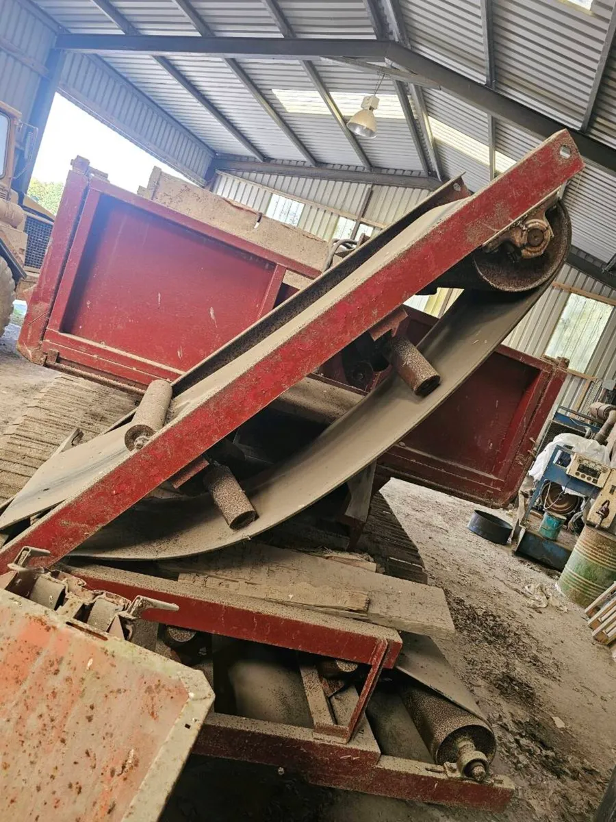 Track dumper with steel tracks - Image 2