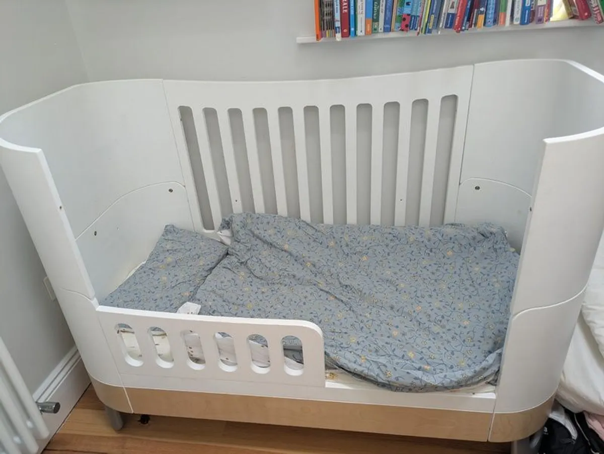 Gaia Serena Cot and toddler bed - Image 3