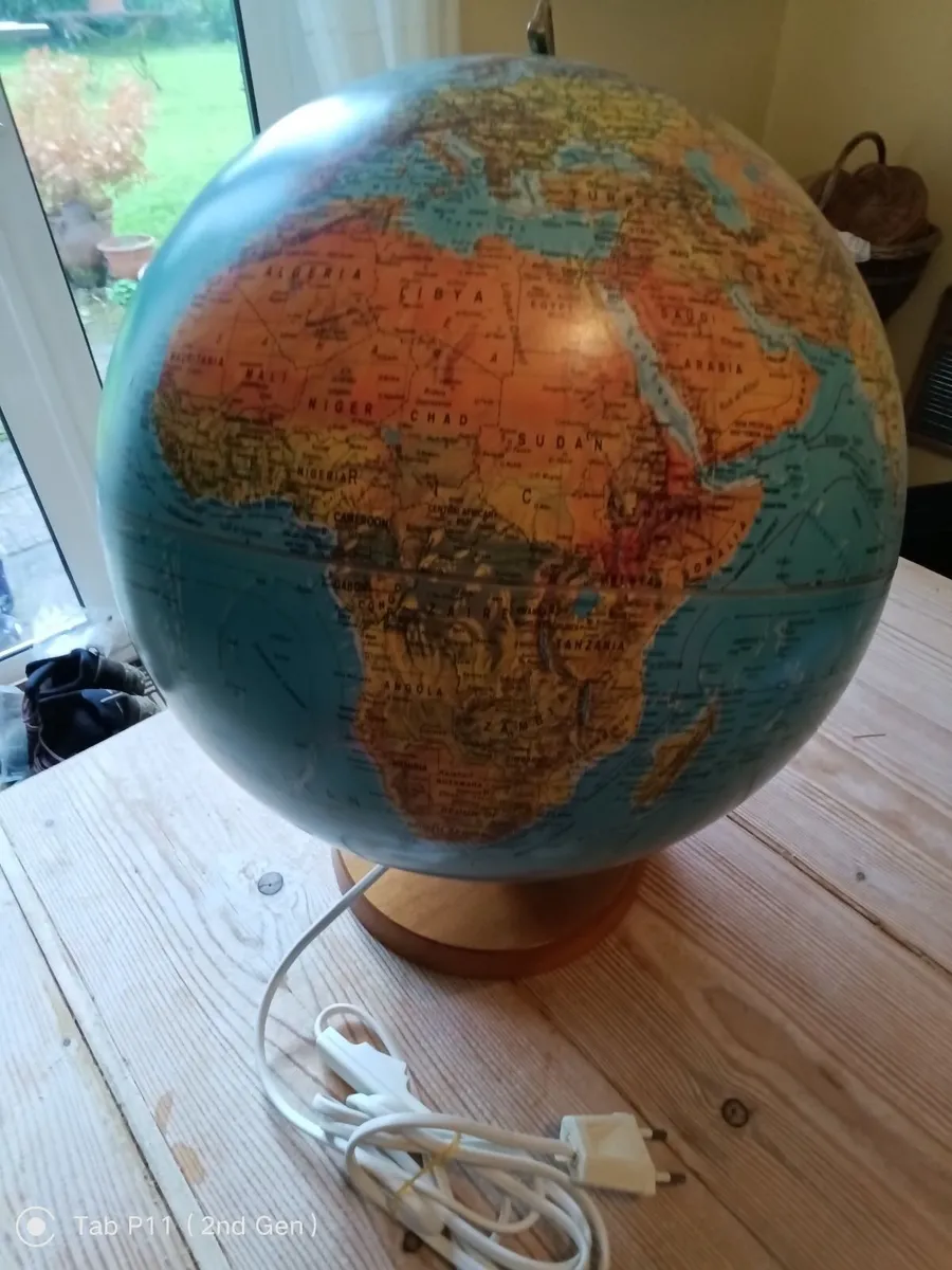 Illuminated globe - Image 2