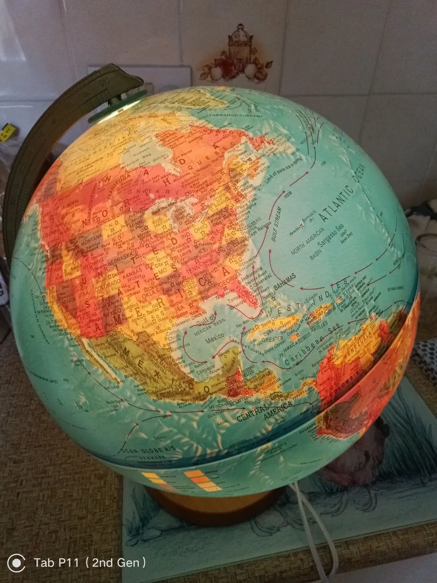 Illuminated globe - Image 3