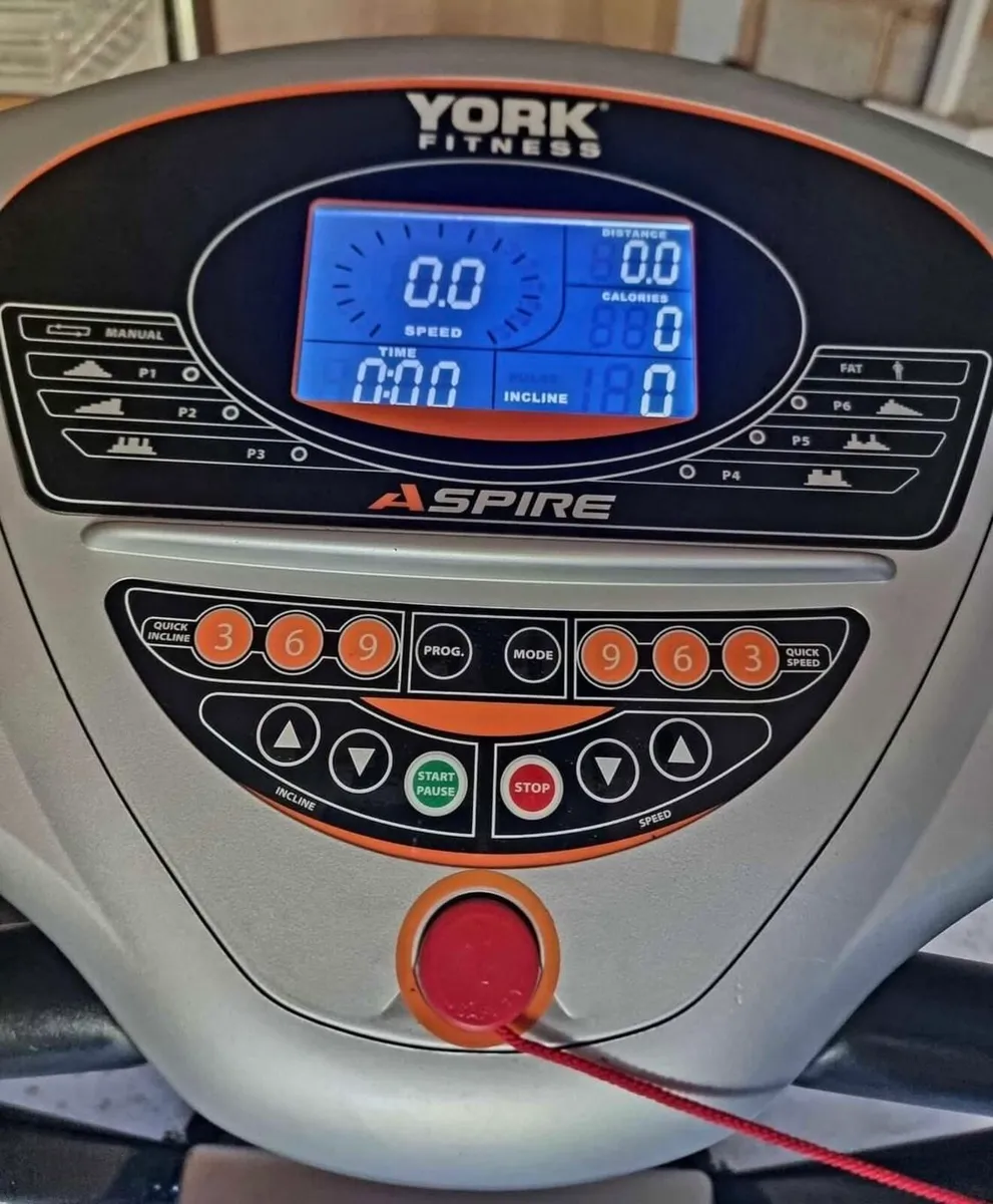 York aspire treadmill 1-16km / 1-10% incline - Image 2