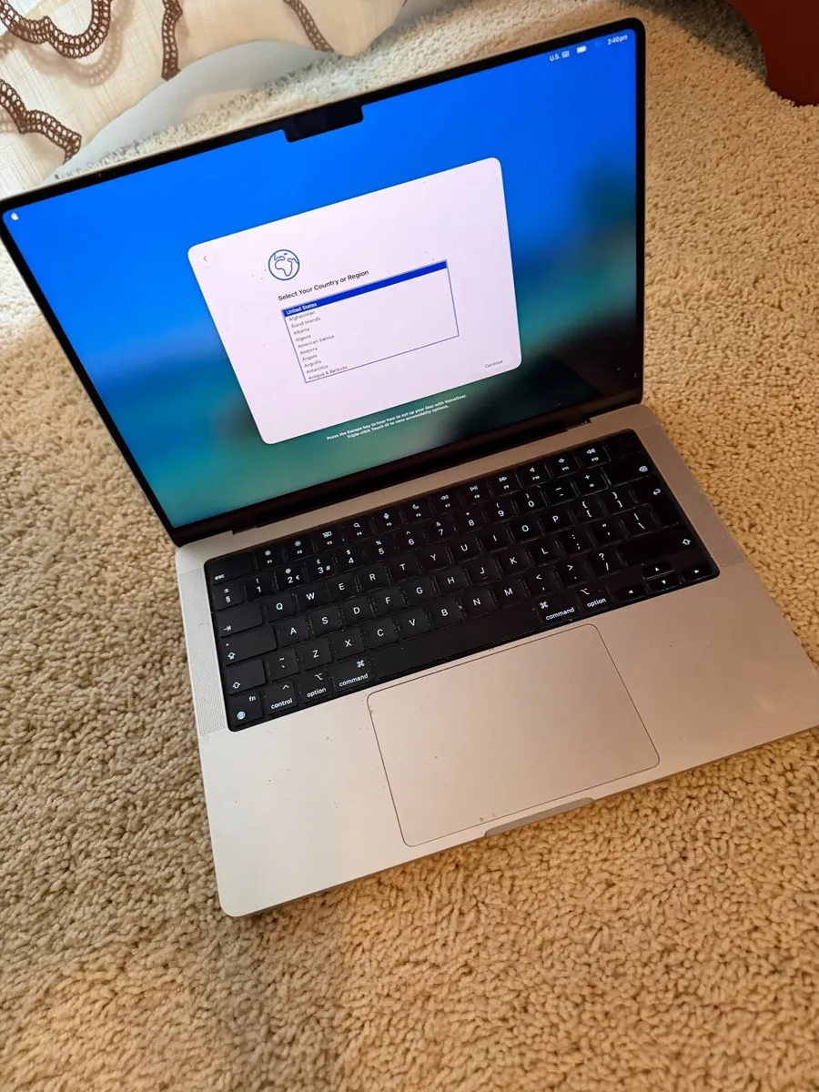 MacBook Pro 14” M4 - Image 1