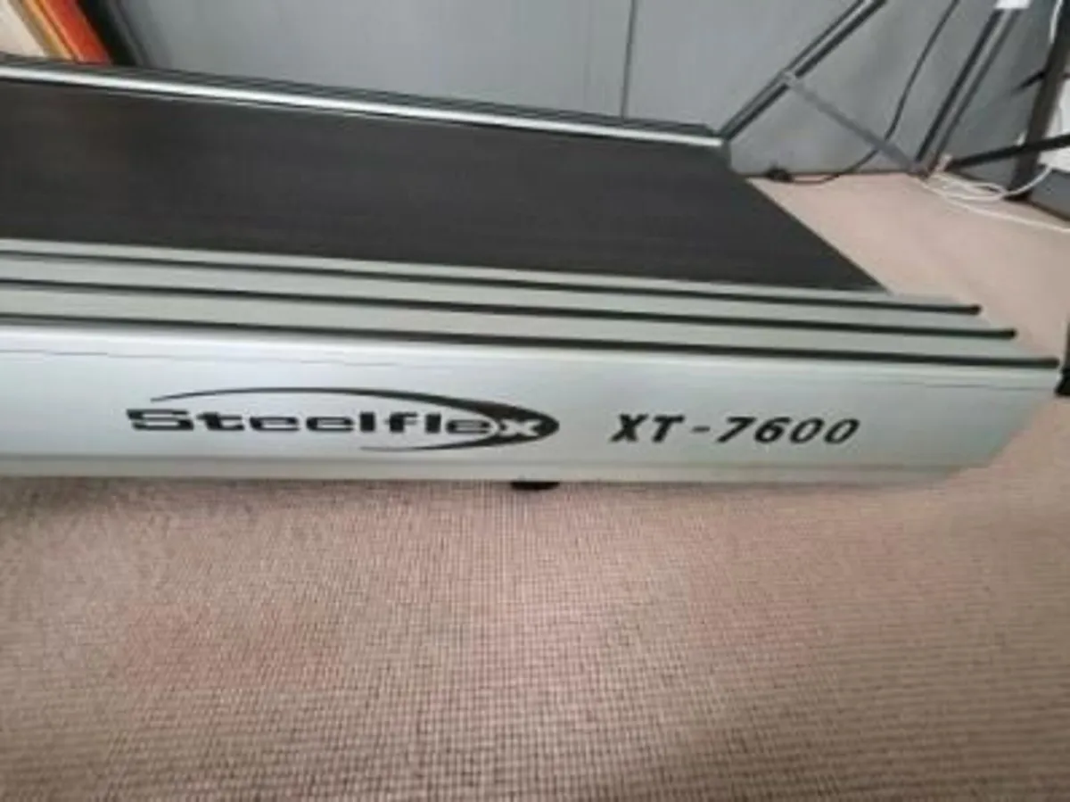 SteelFlex XT-7600 Treadmill - Image 1