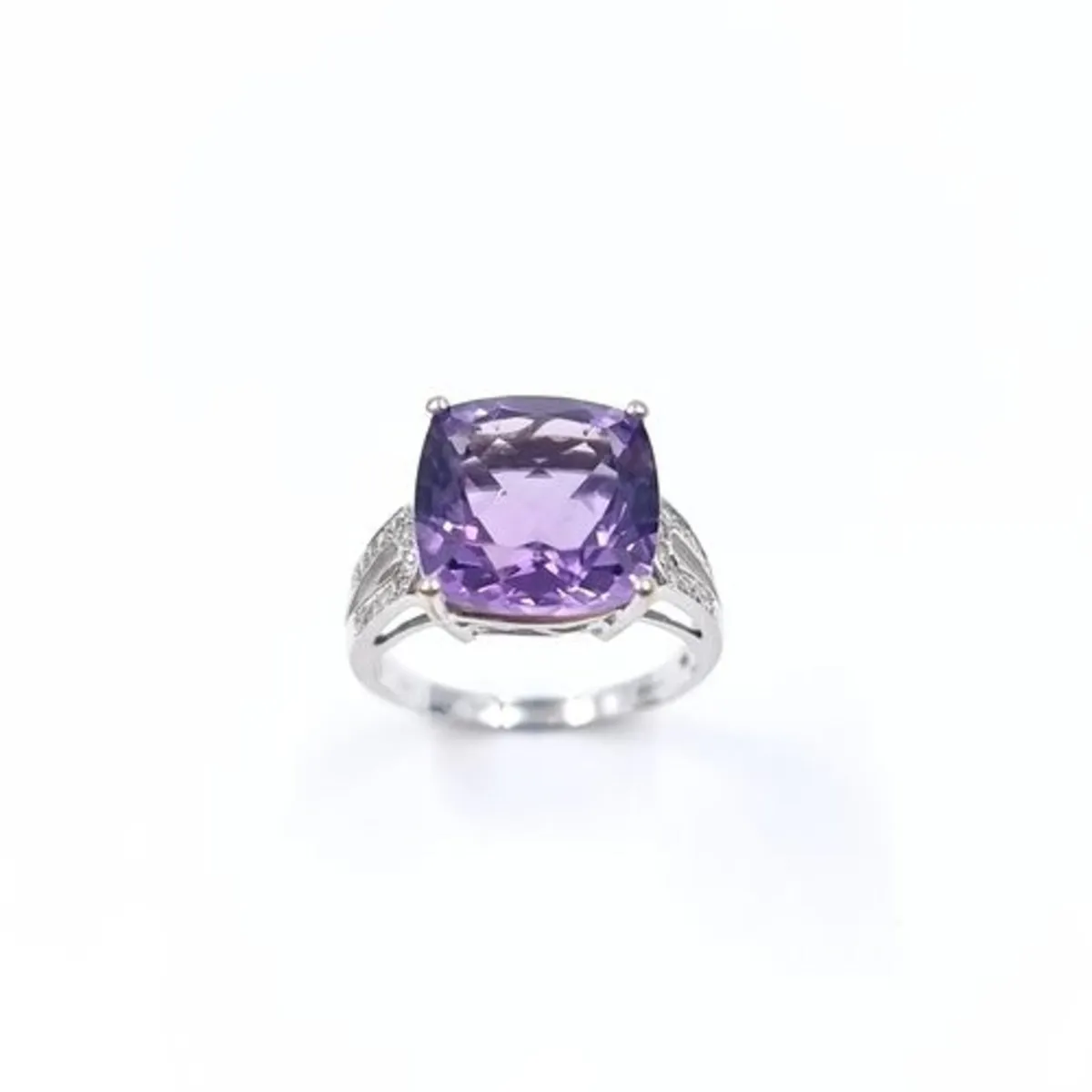 Jewellery - Image 1