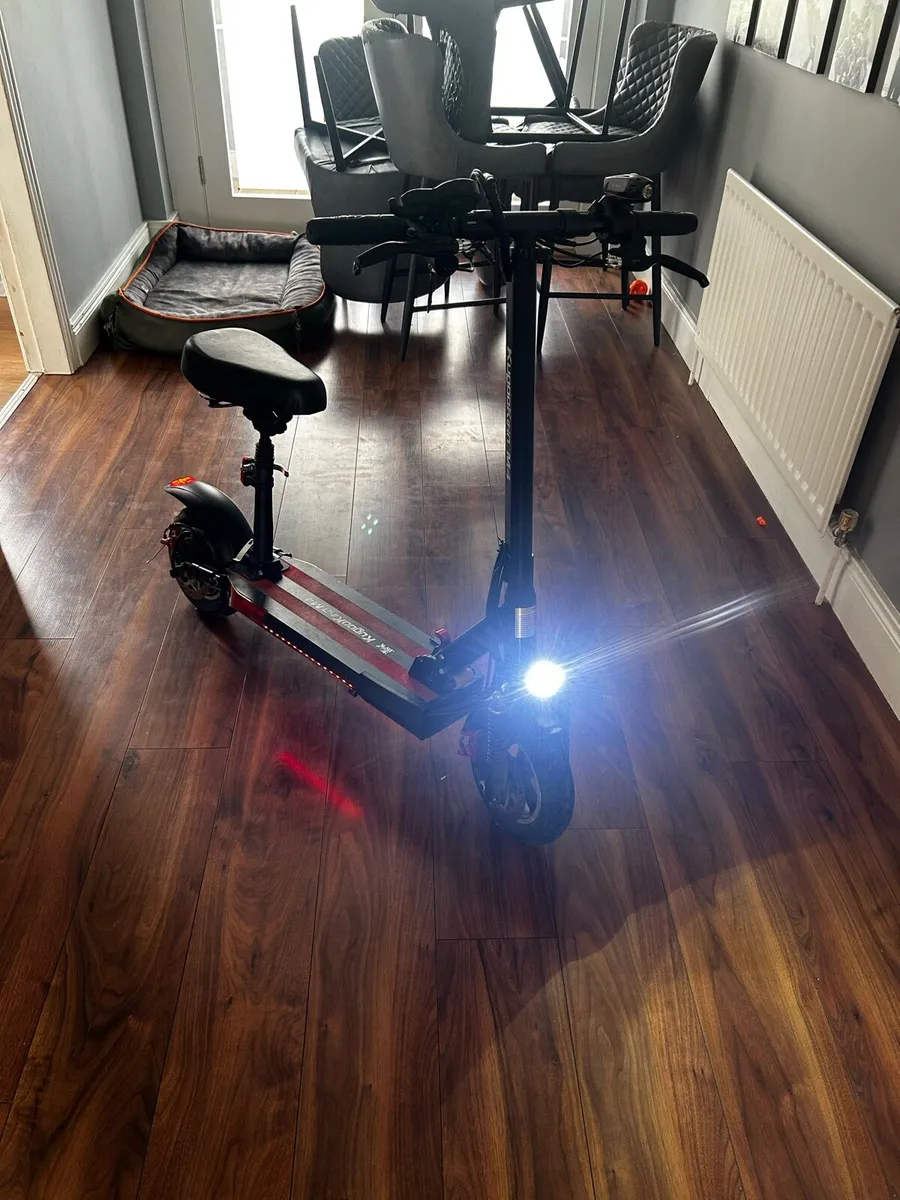 Kugo m4 Electric scooter - Image 1