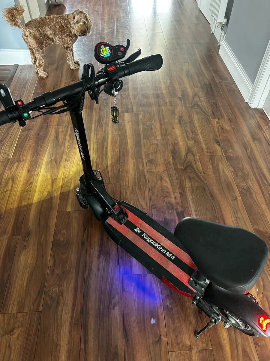 Kugo m4 Electric scooter - Image 2