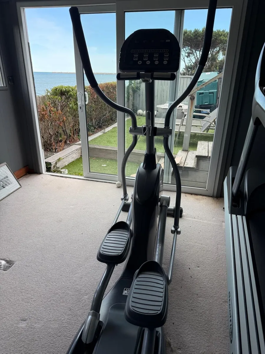SteelFlex XE-7400 Elliptical - Image 1
