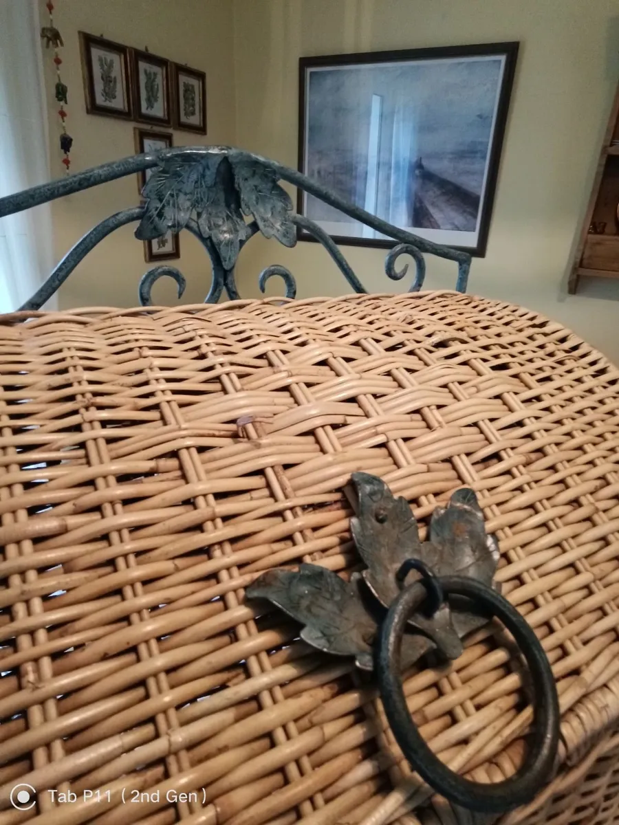 Large  Storage Wicker Basket. - Image 2