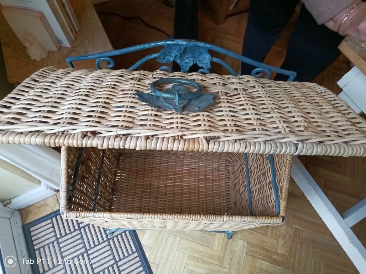 Large  Storage Wicker Basket. - Image 3