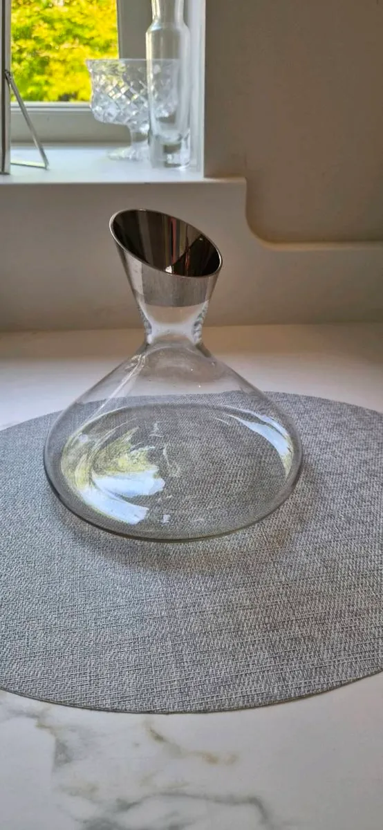 Elegant Glass Wine Carafe / Decanter - Image 1