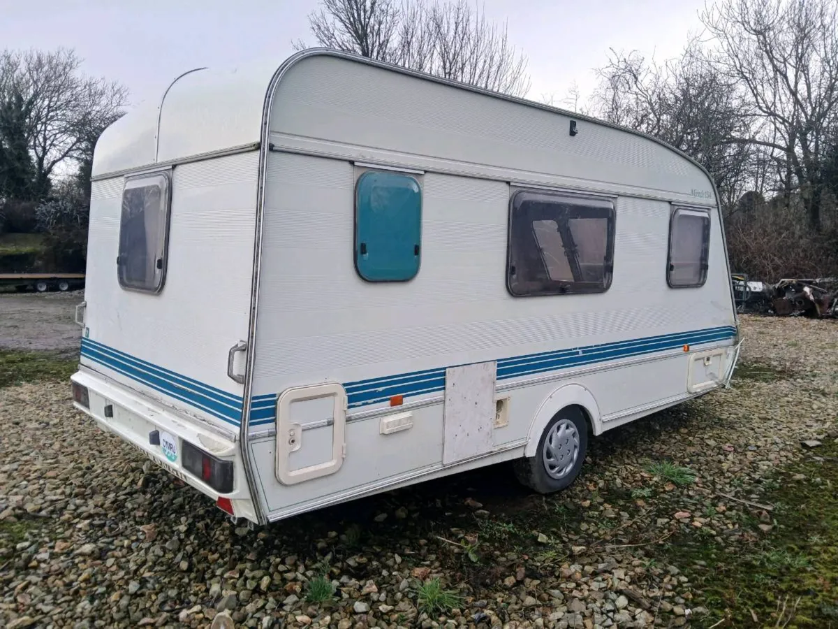 CRAFTSMAN CARAVAN (DAMAGED) - Image 3