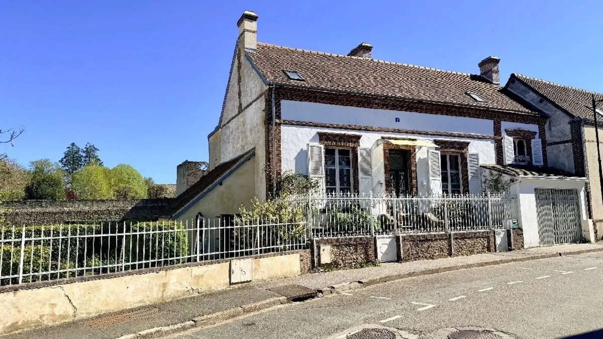 House for sale (France) - Image 1