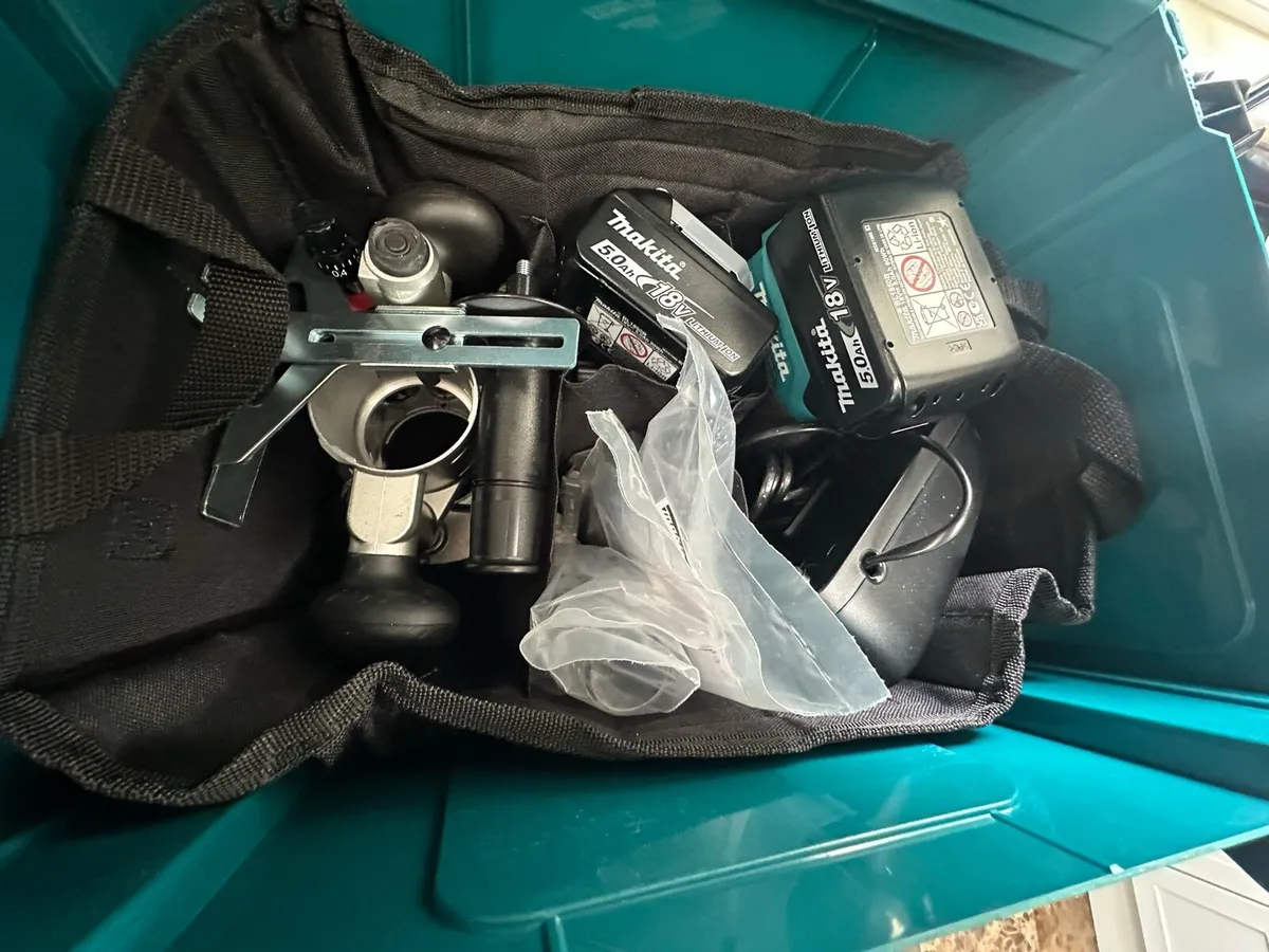 Makita DRT50ZJX9 cordless router brand new - Image 3