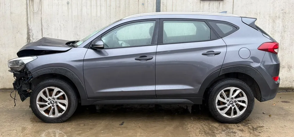 2017 Hyundai Tucson parts - Image 2