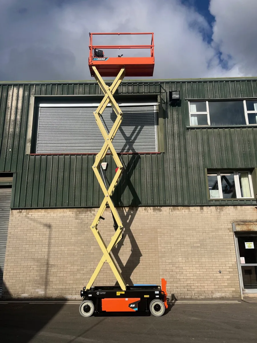 New JLG ES2632 Electric Scissor Lifts - Image 4