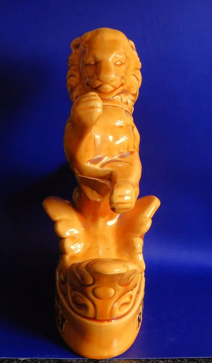 Renault Cognac Ceramic Display Figurine - Image 4