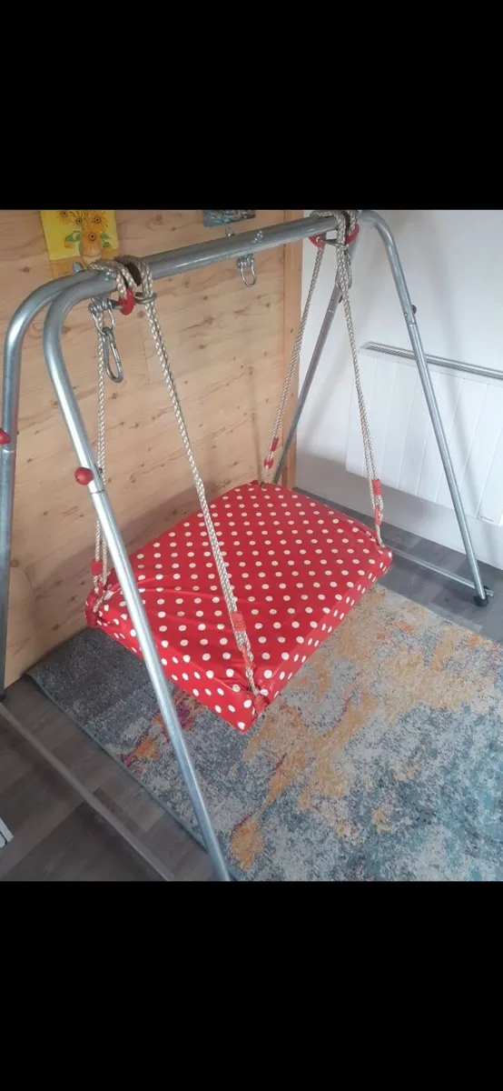 Swing - Image 1