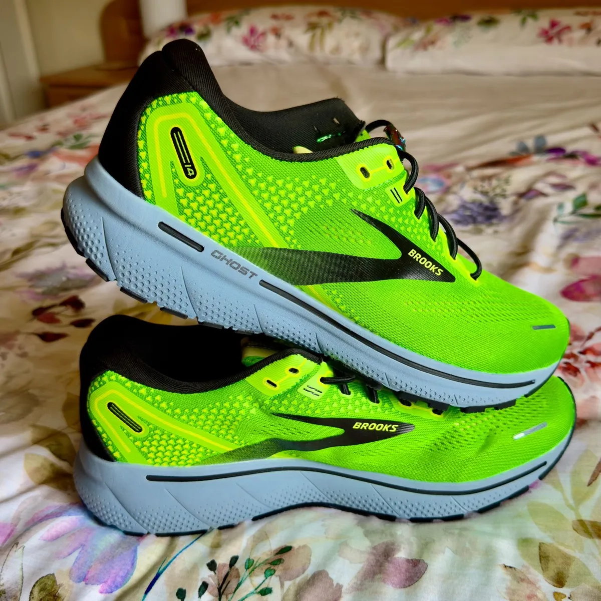 Brooks  14  size 45 Runners - Image 3