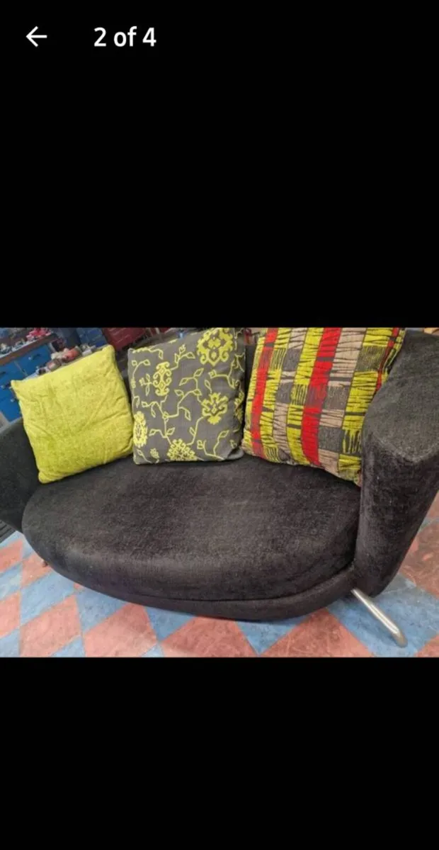 Black velvet sofa - Image 2