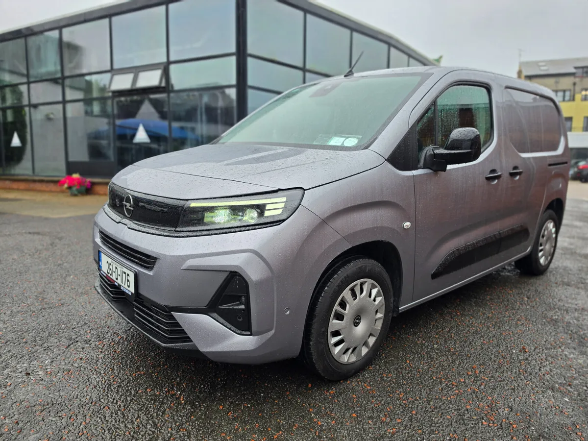Opel Combo Cargo Sportive 1.5 2026 - Image 3