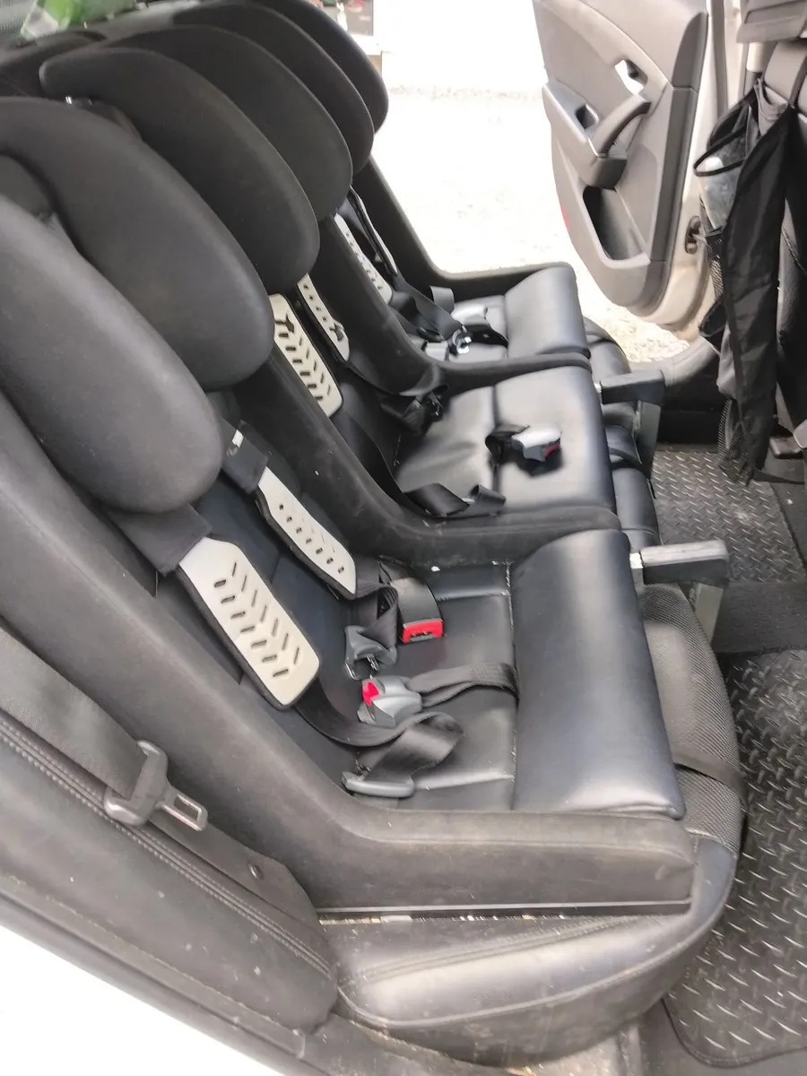 Multimac Superclub 3 car seat with extras - Image 4