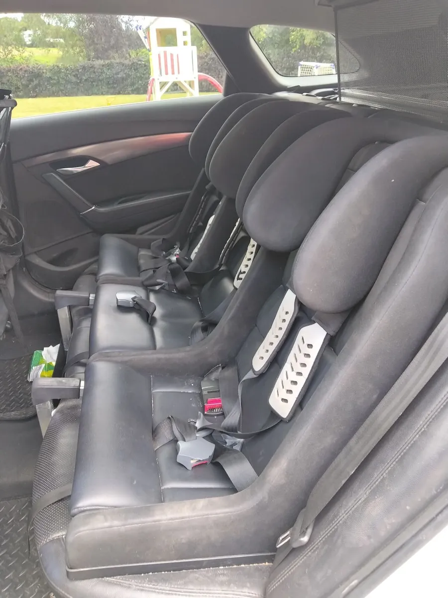 Multimac Superclub 3 car seat with extras - Image 1