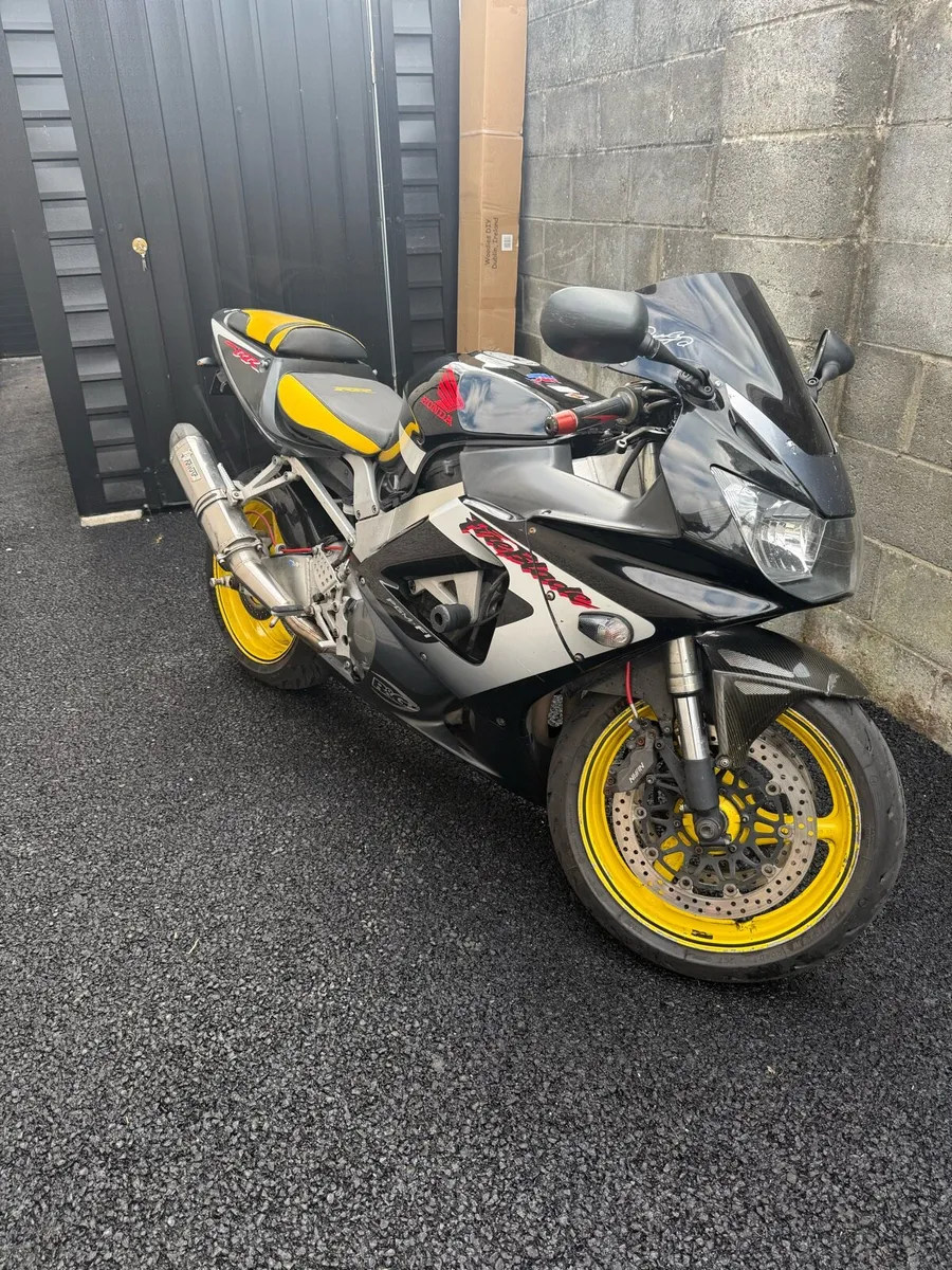 Honda CBR 929 Fireblade - Image 3
