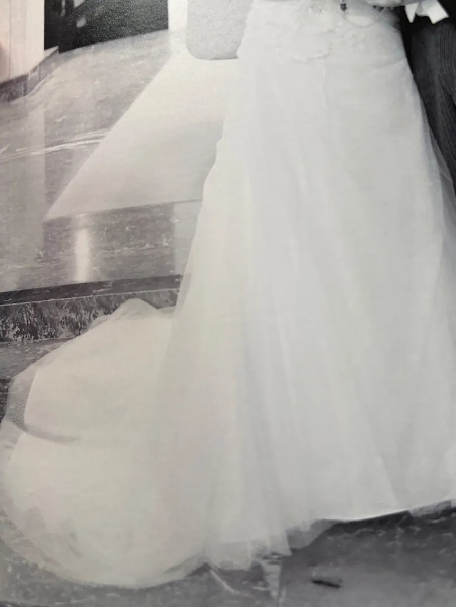 Wedding dress - Image 3