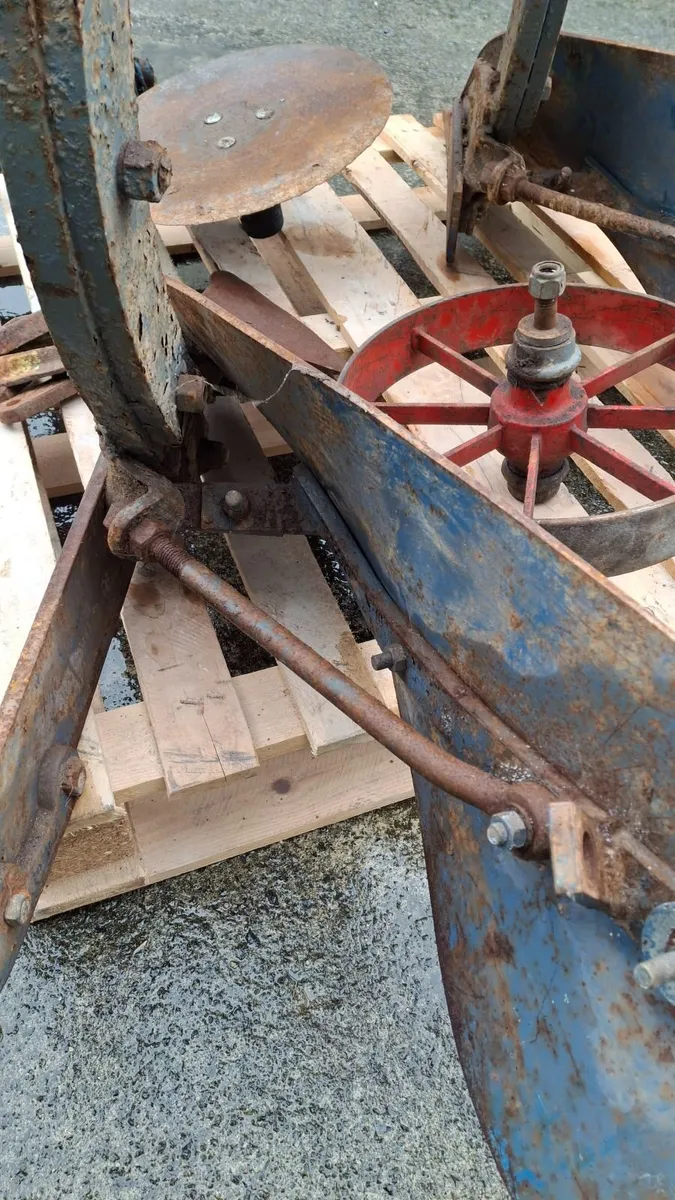 Farmall cub Drill plough-grubber.Rare.... - Image 1