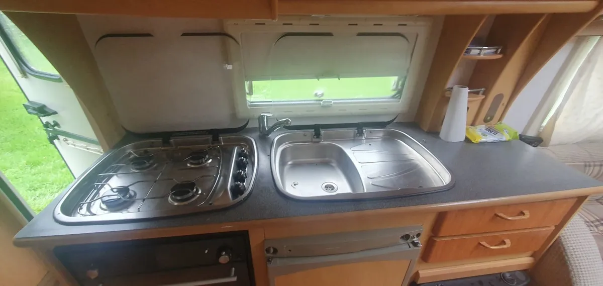 Eldis 2007 4berth solar panels - Image 3
