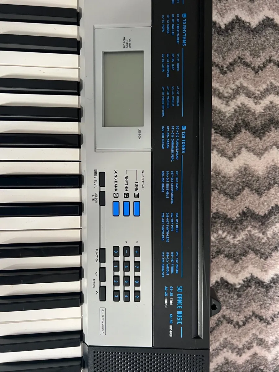 CASIO CTK-1550 piano keyboard - Image 4