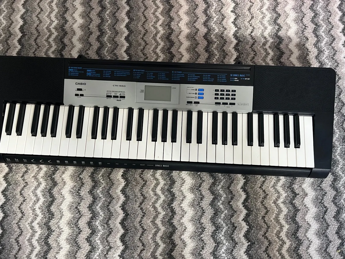 CASIO CTK-1550 piano keyboard - Image 1