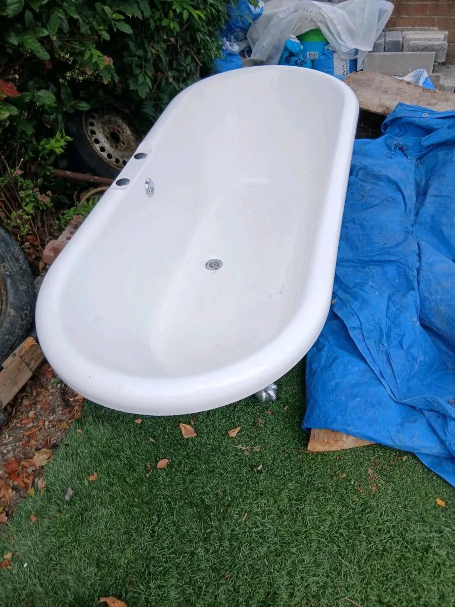 Victorian style bath - Image 2