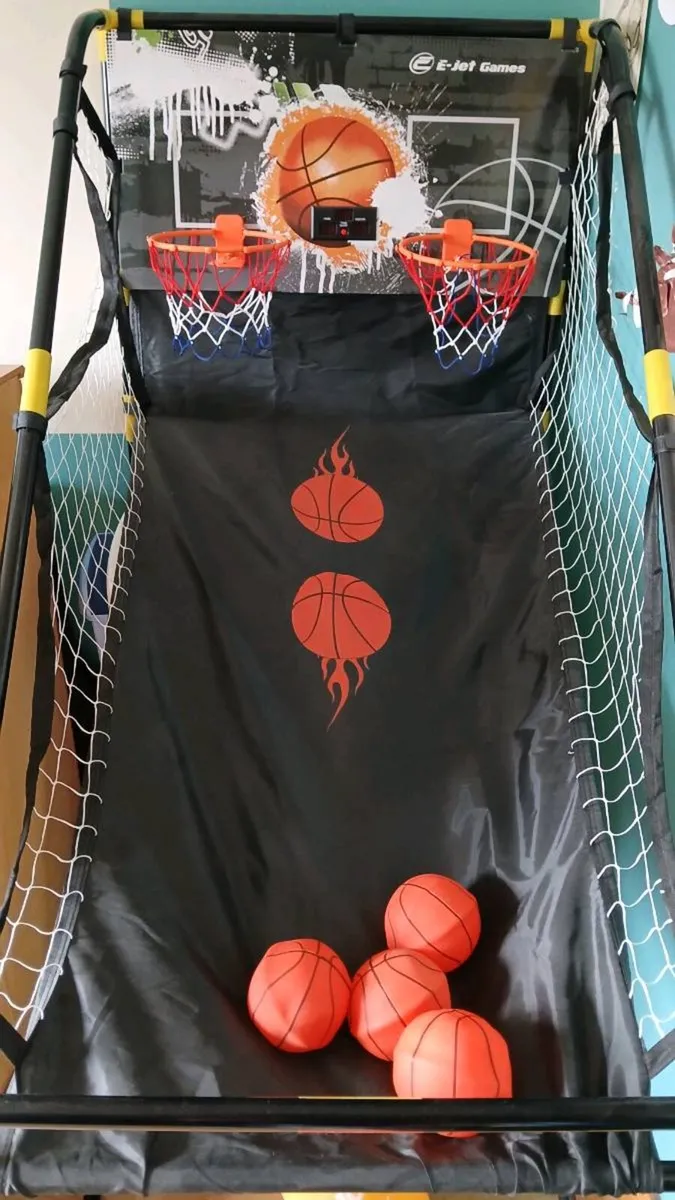 Basketball arcade game - Image 1