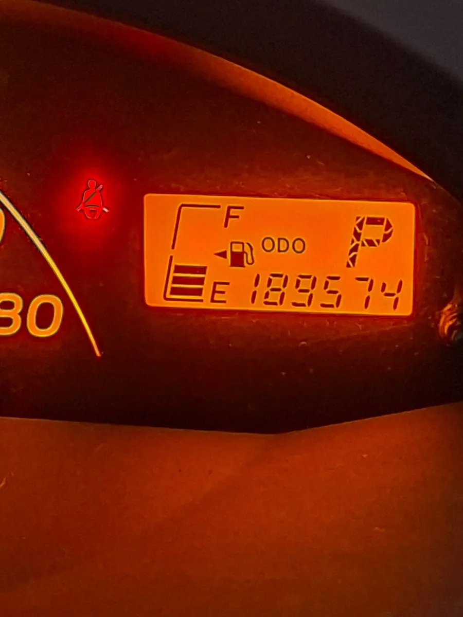 Toyota vitz automatic 2009 - Image 2