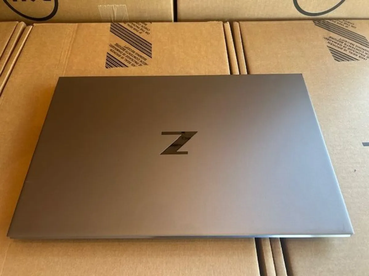HP ZBook Studio 15"-i9-CPU-32GB-SSD-Graphics - Image 4