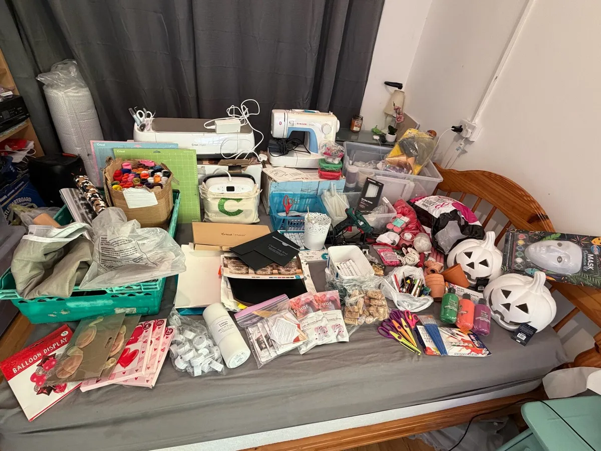 extra large bundle of crafting supply €800 - Image 1