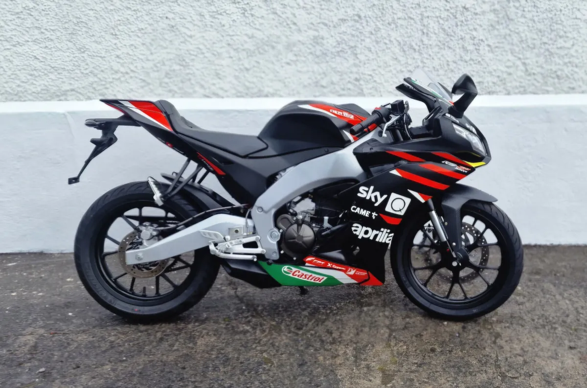 RS125 GP @ Doyles - Image 1